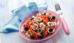 Блюдо дня: весенний салат с кальмарами