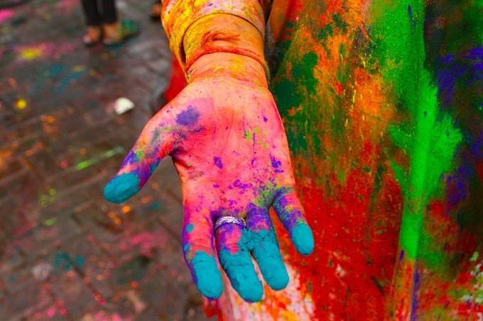 Сегодня отмечают Холи – праздник красок в Индии