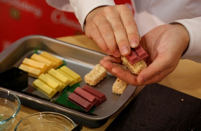 В Японии появились шоколадные суши с KitKat