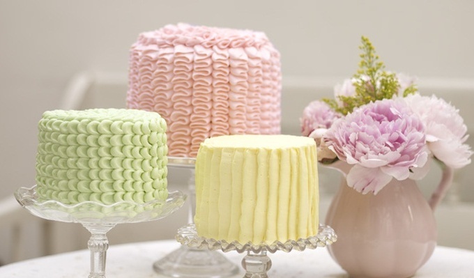Как украсить торт масляным кремом (видео)