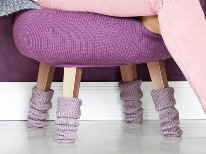 Как защитить пол от царапин: ТОП-5 ярких «мебельных носков»