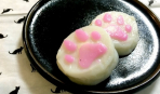 В Японии новый тренд: нарасхват пирожки с «кошачьими» лапками