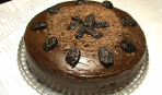 Шоколадный торт с черносливом (видео-рецепт)