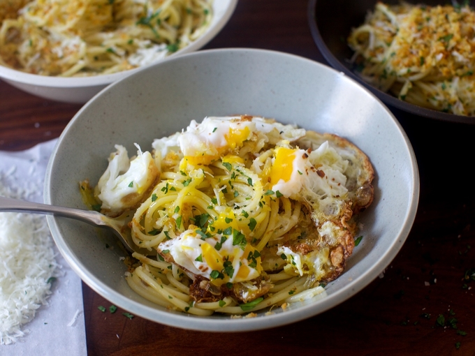 Рецепт спагетти Pangrattato с хрустящим яйцом | Вкусные и простые блюда