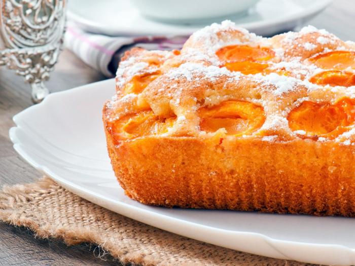 Пирог с абрикосами: 3 простых рецепта для вкусного десерта