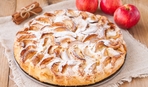 Яблочный пирог с медом и орехами: вкусная выпечка к Спасу