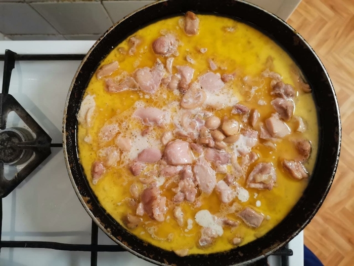 Курица с грибами в сливочном соусе: рецепт