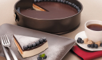 Шоколадно-творожный торт с голубикой