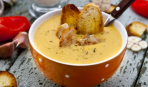 Суп из чечевицы с гренками