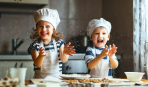 Не мешают, а помогают: чем занять детей на кухне