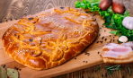 Печем на Масленицу: картофельный пирог с беконом