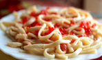Спагетти с семгой и красной икрой