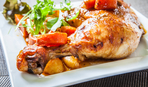 Шикарный обед без возни у плиты: запекаем курицу в рукаве