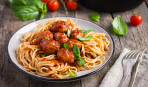 Спагетти с фрикадельками в томатном соусе - пальчик5и оближешь!