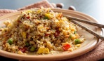 Жареный рис с овощами: 10 минут и готов! (рецепт для микроволновки)